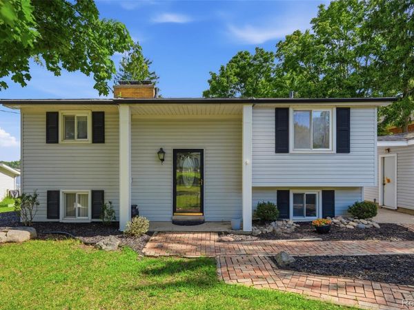 7416 Ledgewood Drive, Tyrone Township, Mi 48430
