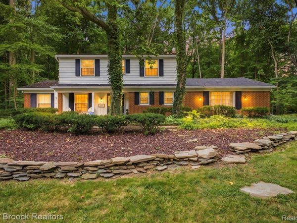 9359 Ivanhoe Drive, Plymouth Township, Mi 48170