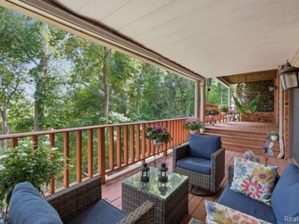 1086 York Street, Plymouth, Mi 48170