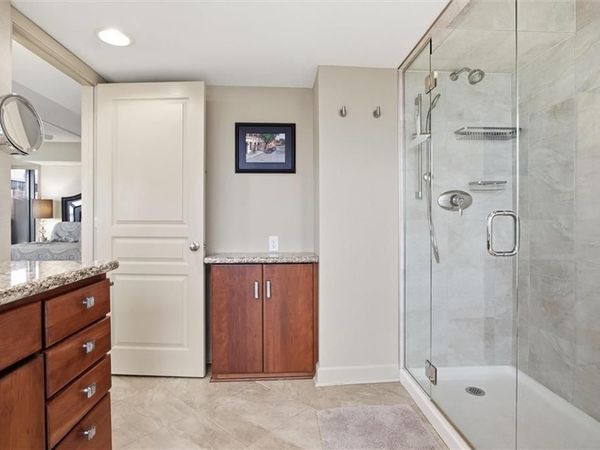 600 E ADMIRAL #1408 Boulevard, Unit 1408, Kansas City, MO 64106