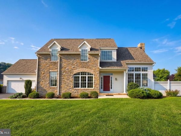 1140 TURNBERRY LANE, YORK, PA 17403