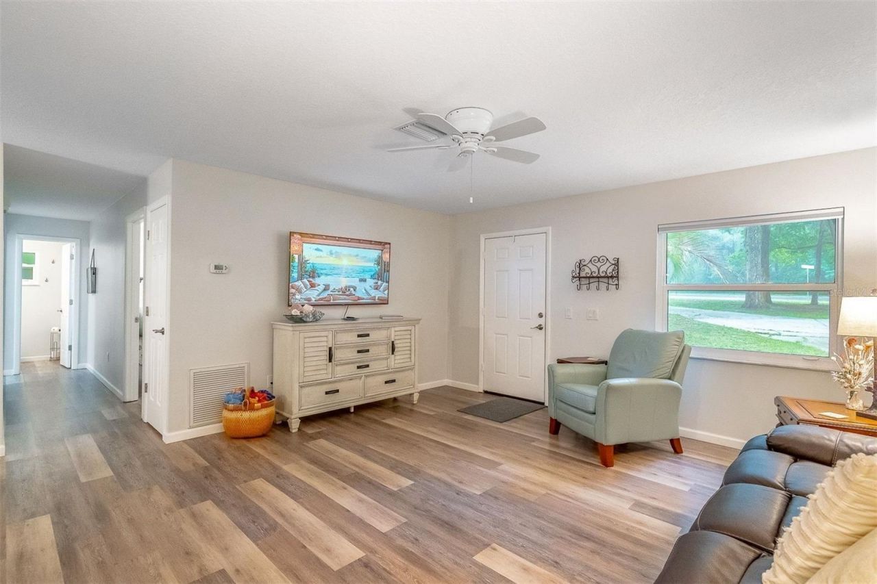 31050 Lochmore Circle , Mount Plymouth, FL 32776 Photo