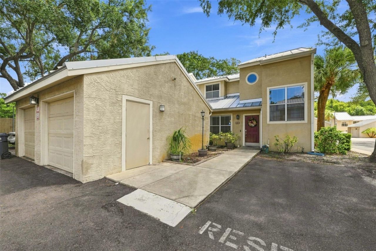 13017 Lorna Place, Tampa, FL 33618 Main Photo