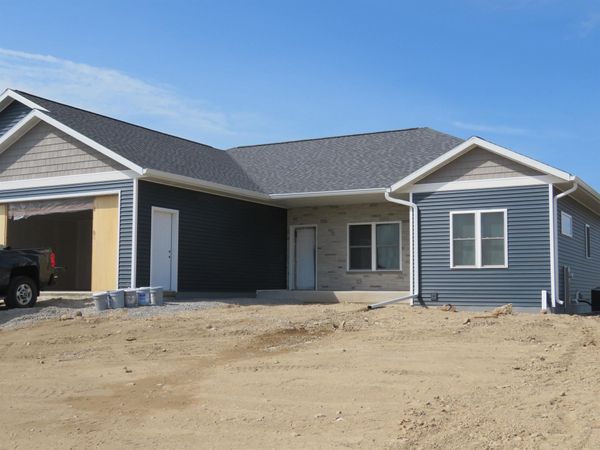 N10351 Oaks Road, Fox Lake, WI 53933