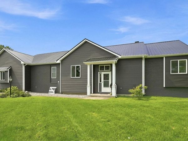14521 Halter Road, Leo, IN 46765