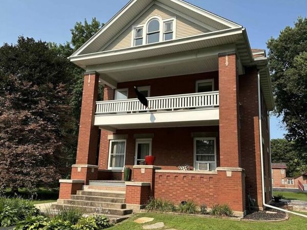 706 E 2nd Avenue , Sterling, IL 61081