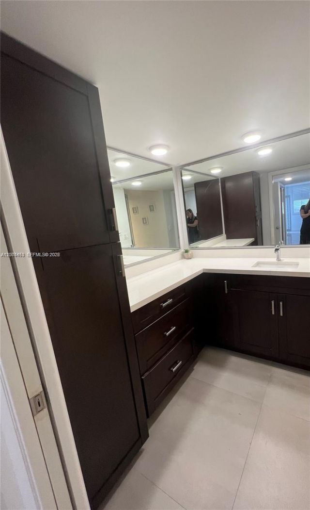 6039 Collins Ave, Unit 423, Miami Beach, FL 33140 Photo