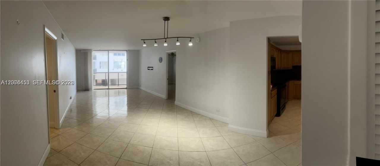 6039 Collins Ave, Unit 423, Miami Beach, FL 33140 Photo
