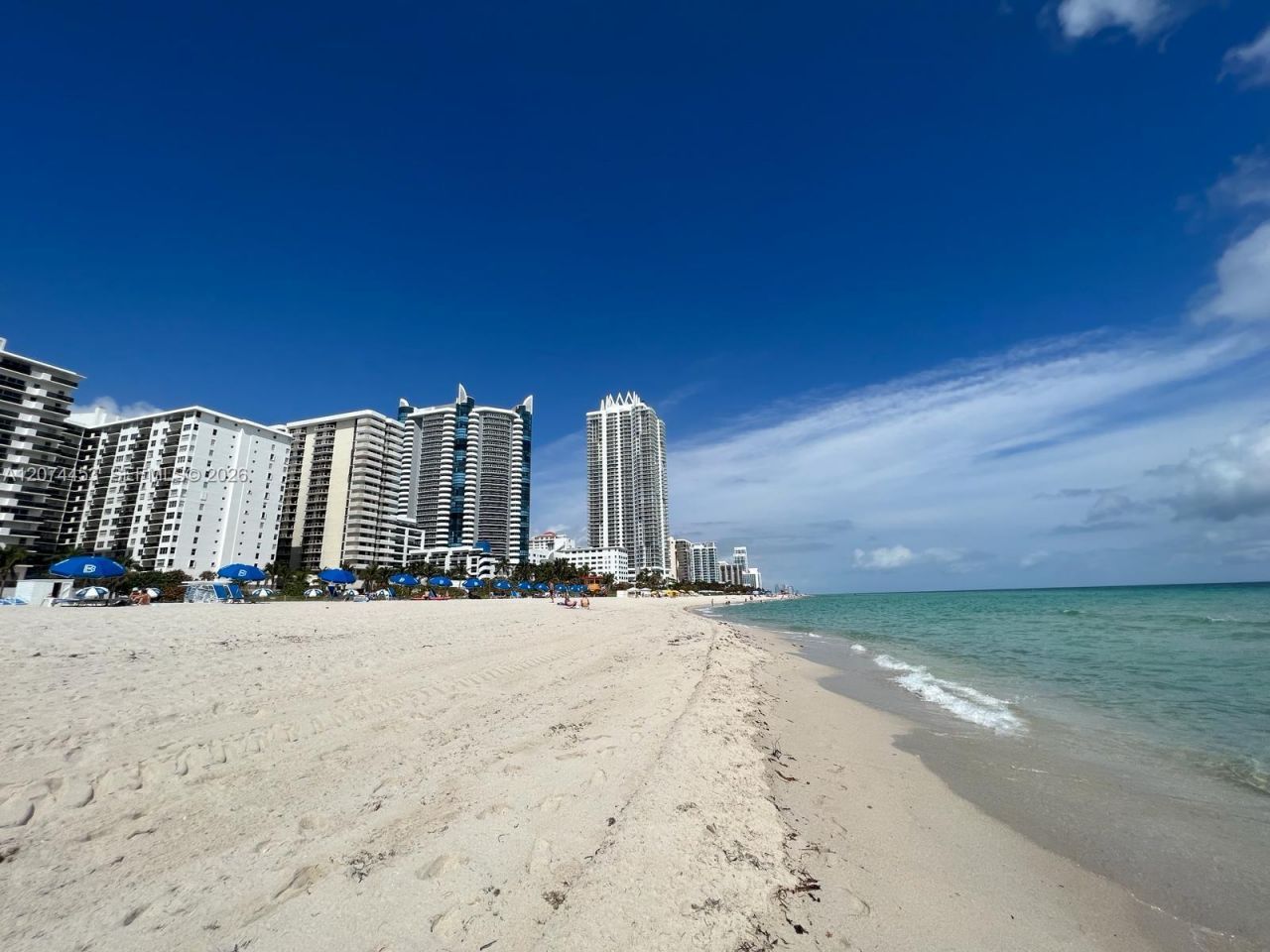 6039 Collins Ave, Unit 423, Miami Beach, FL 33140 Photo