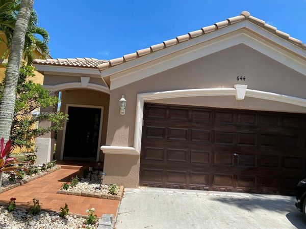 644 Conservation Dr , Weston, FL 33327