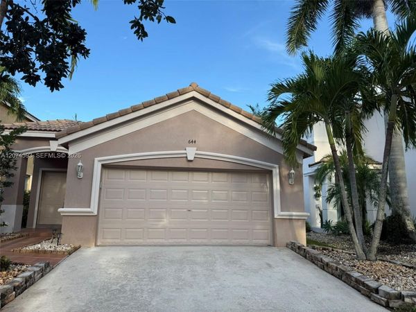 644 Conservation Dr, Weston, FL 33327