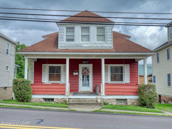 209 Robert Street, Nanticoke, PA 18634