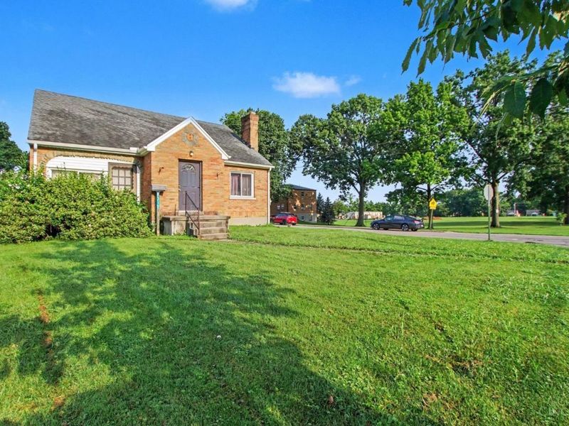 8317 Lake Avenue, Sycamore Township, OH 45236 Photo 2