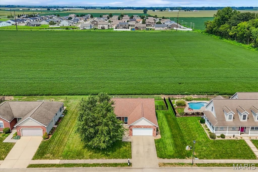 605 Whetstone Lane , Mascoutah, IL 62258 Main Photo