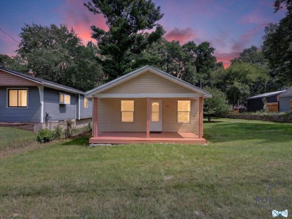 1662 Bristol Avenue NW, Grand Rapids, MI 49504