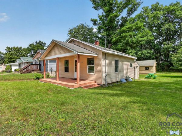 1662 Bristol Avenue NW, Grand Rapids, MI 49504