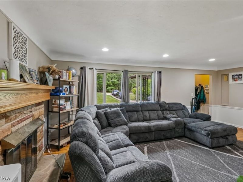 8310 Broadview Road, Broadview Heights, OH 44147 Photo 4