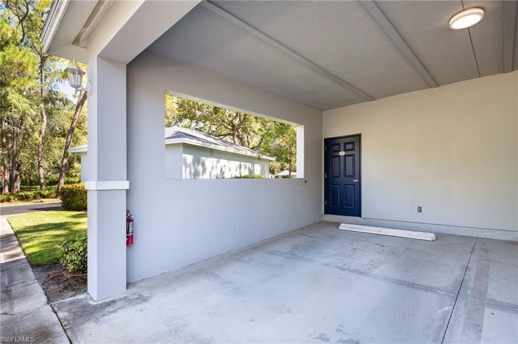 508 Courtside Dr, Unit E203, Naples, FL 34105 Photo