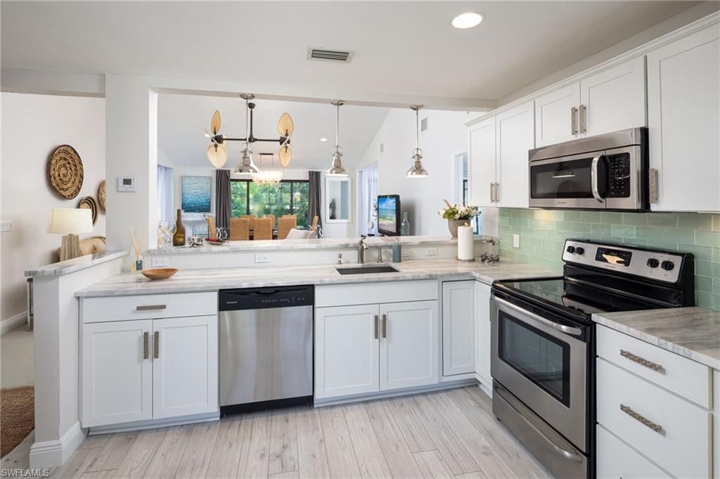508 Courtside Dr, Unit E203, Naples, FL 34105 Photo