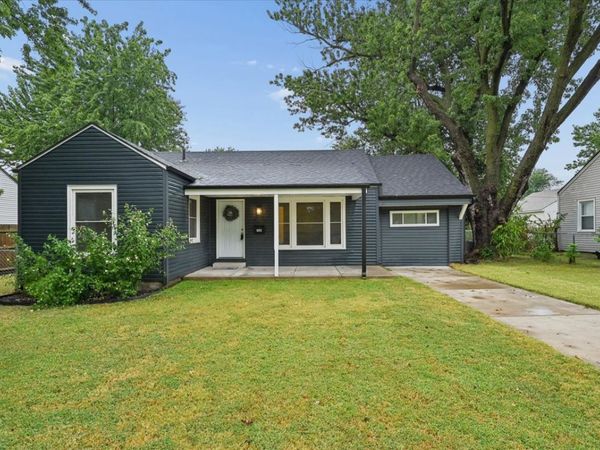 1424 S Erie Avenue , Tulsa, OK 74112
