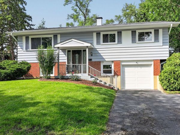 730 Hillcrest Boulevard, Hoffman Estates, IL 60169