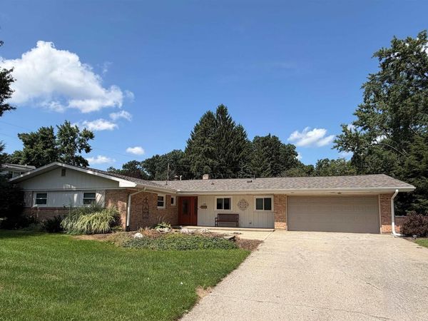 1510 Springbrook Drive, Elkhart, IN 46514