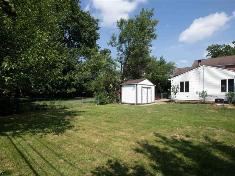 1766 Longwood Drive, Mayfield Heights, OH 44124 Photo 24