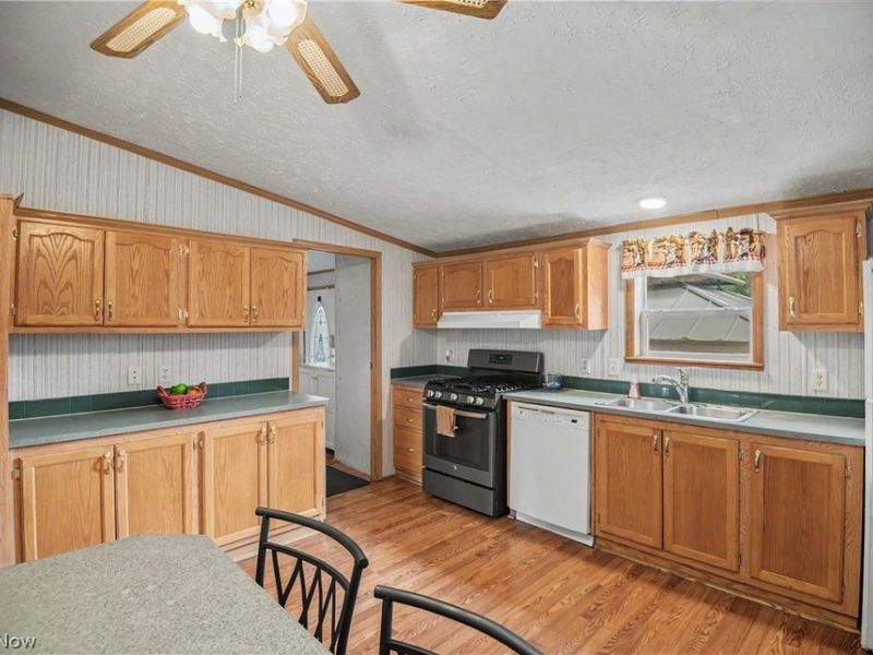 209 Cherry Avenue, Niles, OH 44446 Photo 13
