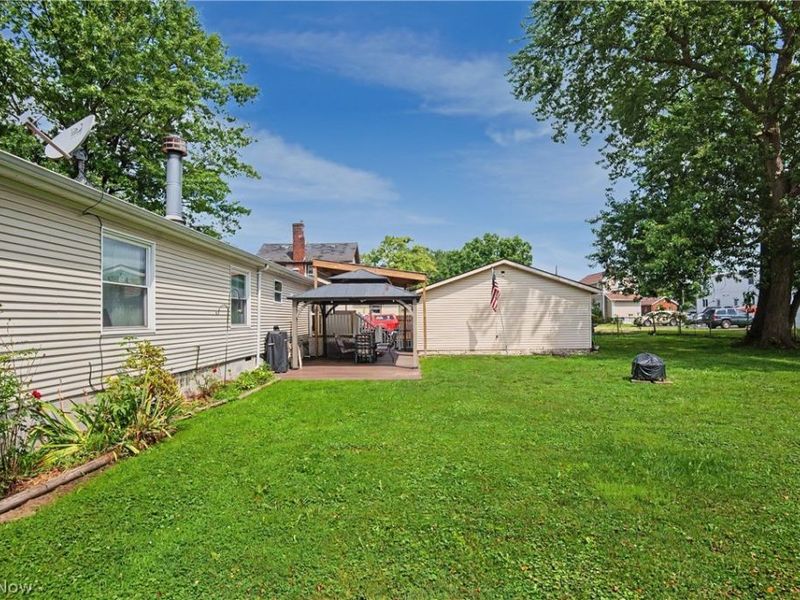 209 Cherry Avenue, Niles, OH 44446 Photo 2