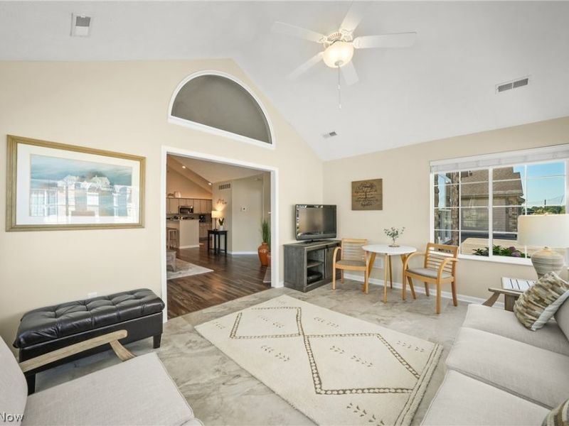 1942 Woods Drive , Streetsboro, OH 44241 Photo 10