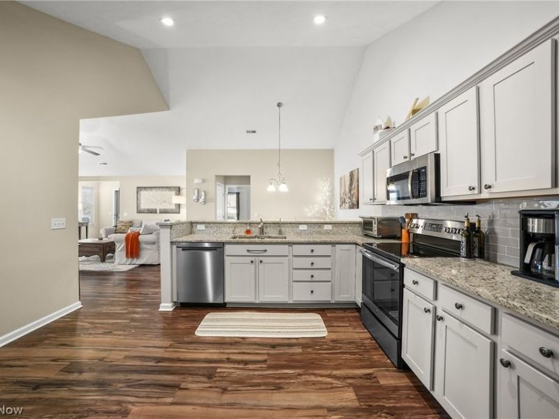 1942 Woods Drive , Streetsboro, OH 44241 Photo 17