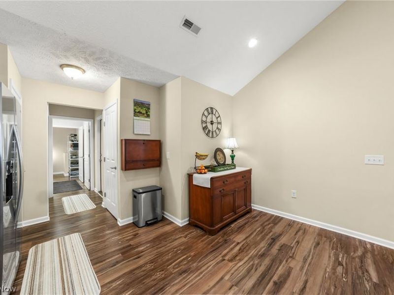 1942 Woods Drive , Streetsboro, OH 44241 Photo 18