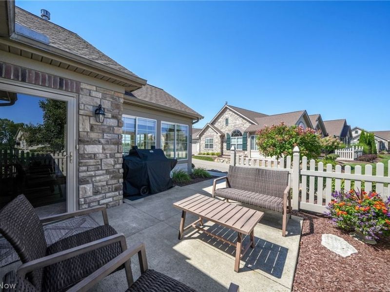 1942 Woods Drive , Streetsboro, OH 44241 Photo 4