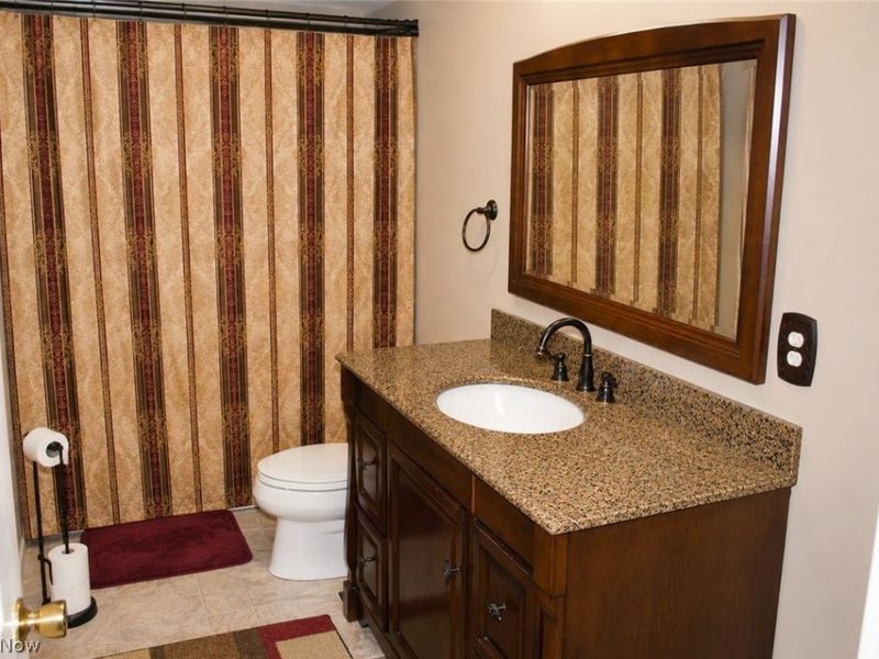 8920 Lakeview Circle, Parma, OH 44129 Photo 15