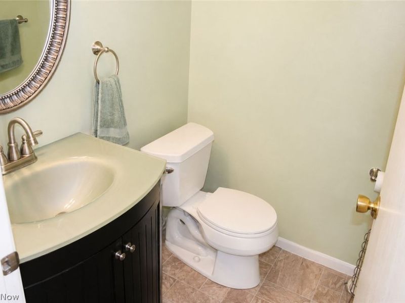 8920 Lakeview Circle, Parma, OH 44129 Photo 21