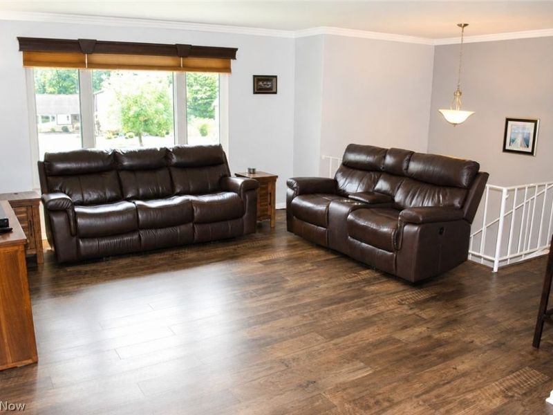 8920 Lakeview Circle, Parma, OH 44129 Photo 6