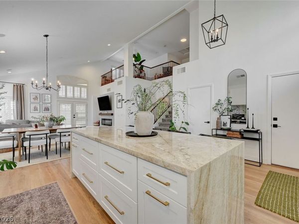 332 Jolly January Avenue, Las Vegas, NV 89183