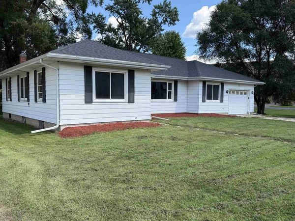 815 W Wisconsin Street, Portage, WI 53901
