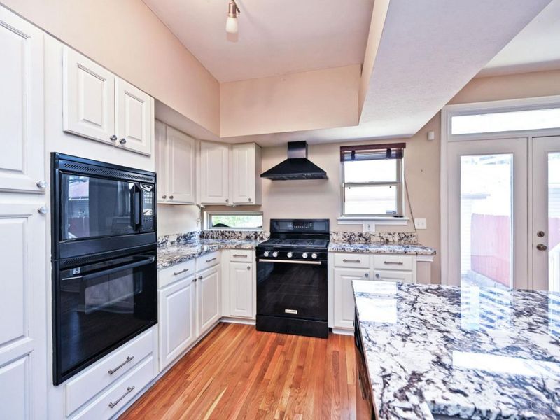 940 Weninger Circle, Cincinnati, OH 45203 Photo 2