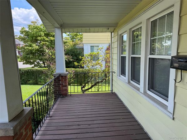 22 Irma Avenue , Port Washington, NY 11050