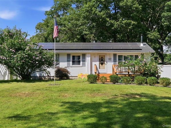 211 Hampton Avenue , Mastic, NY 11950
