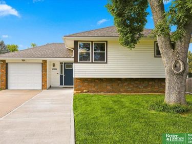 9406 Ames Avenue, Omaha, NE 68134