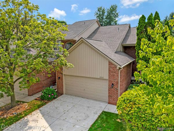 55441 Boardwalk Drive, Shelby Township, Mi 48316