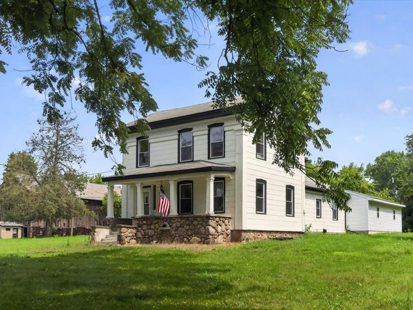 6816 Division Avenue N, Comstock Park, MI 49321