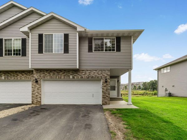 813 Alysheba Road, Shakopee, MN 55379