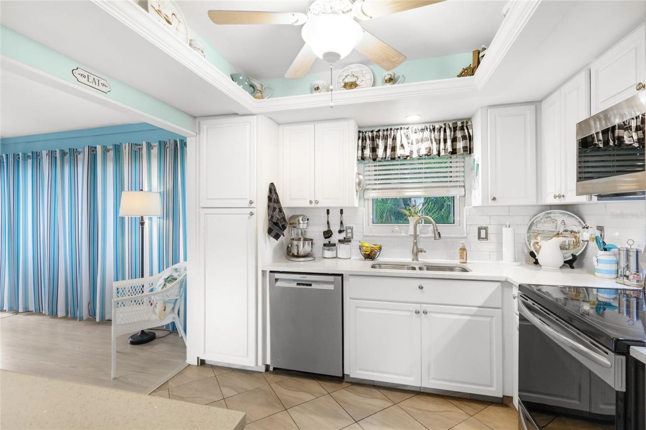 2740 Riverbluff Parkway, Unit V107, Sarasota, FL 34231 Photo
