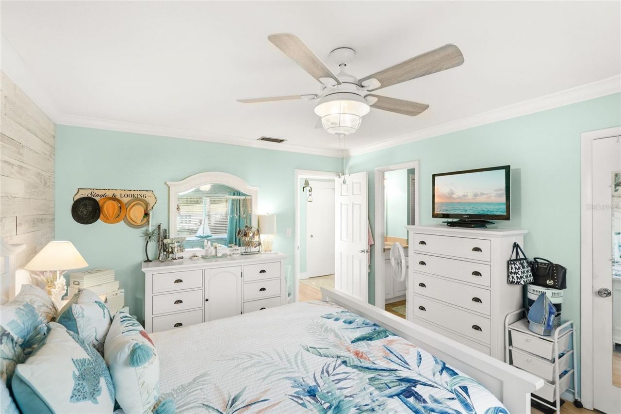 2740 Riverbluff Parkway, Unit V107, Sarasota, FL 34231 Photo