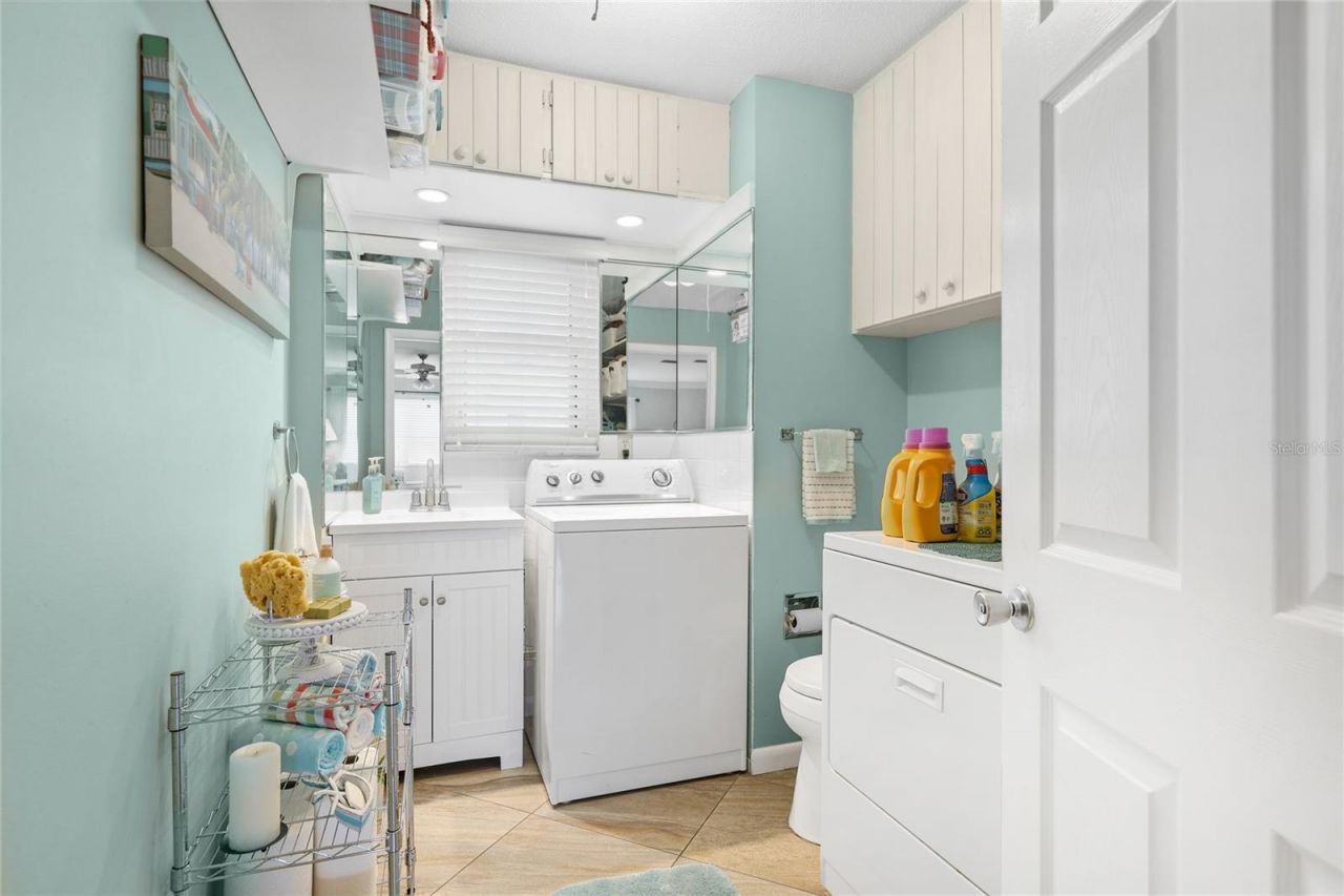 2740 Riverbluff Parkway, Unit V107, Sarasota, FL 34231 Photo