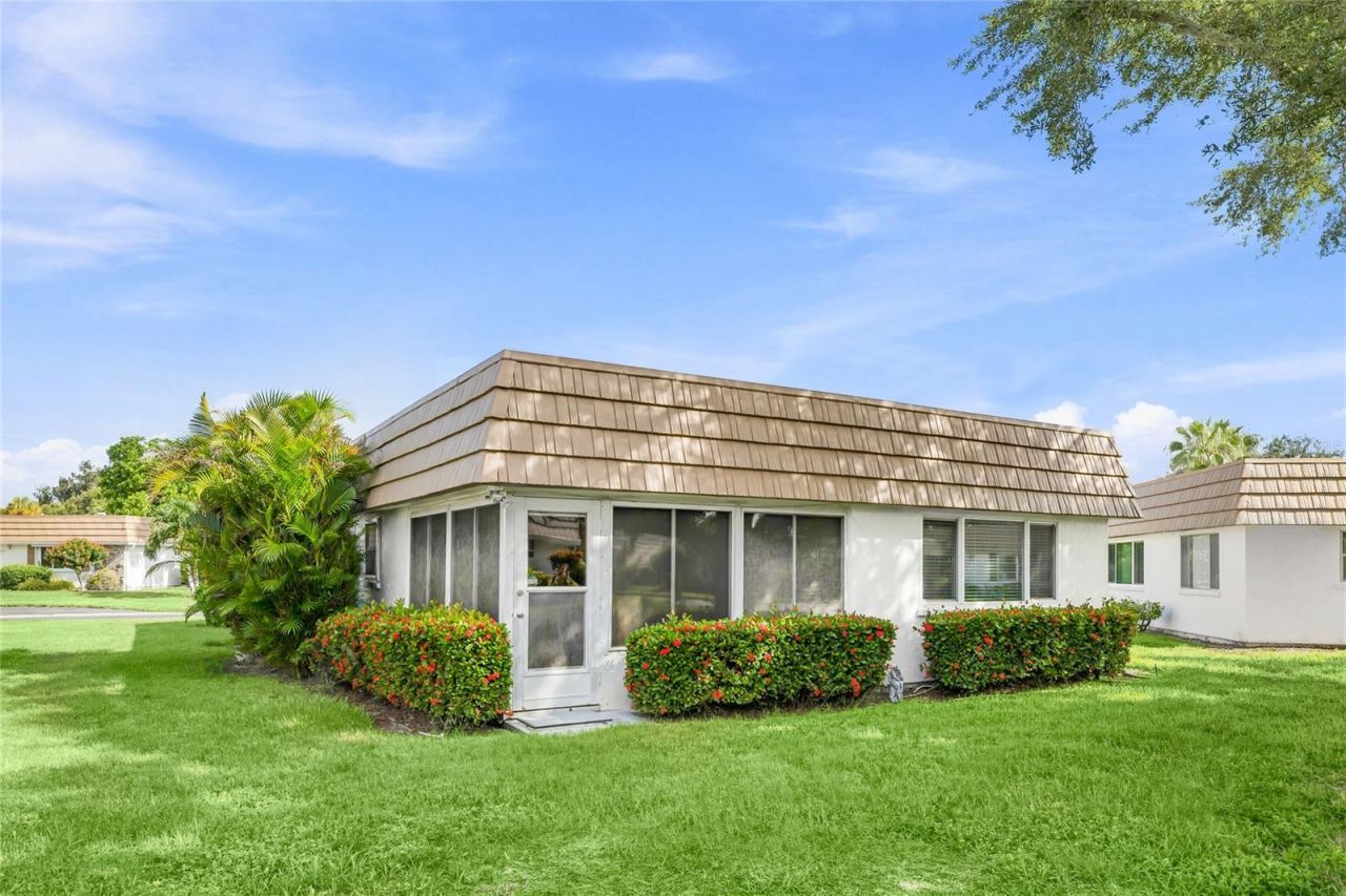 2740 Riverbluff Parkway, Unit V107, Sarasota, FL 34231 Photo