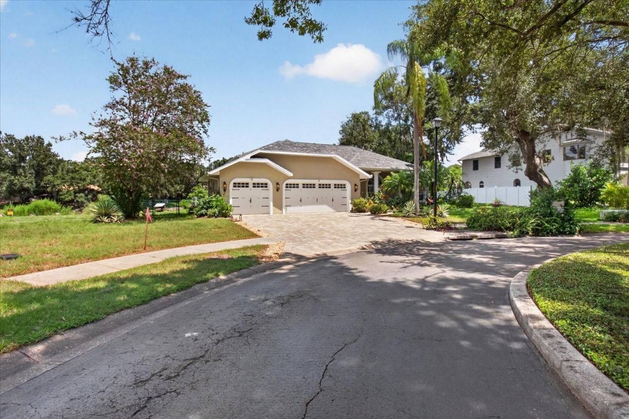 8735 Crescent Forest Boulevard, New Port Richey, FL 34654 Photo